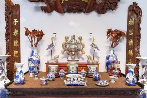 Ý nghĩa của cách đặt bát hương trên bàn thờ