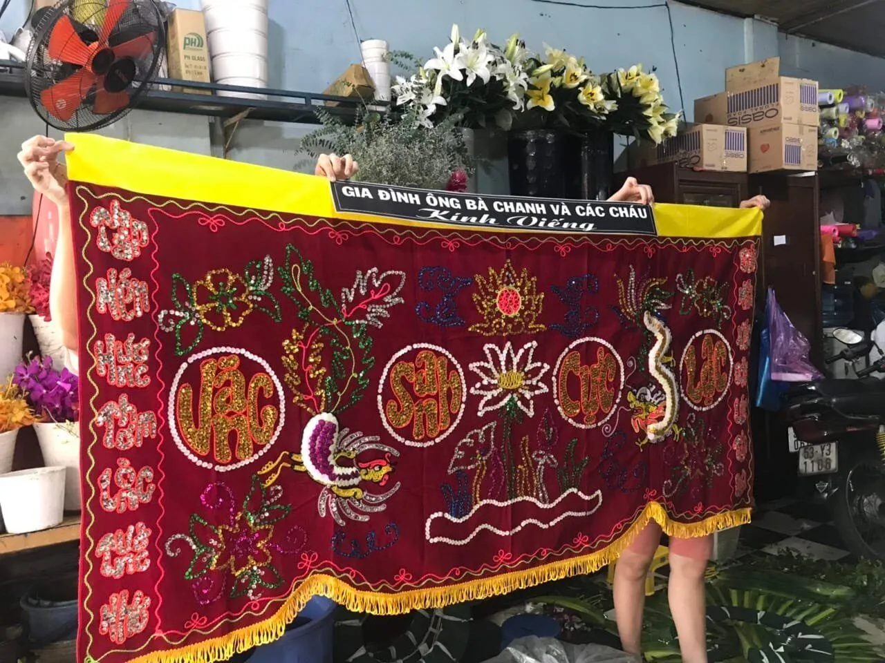 Ý nghĩa của tấm liễn trong đám tang Ý nghĩa của tấm liễn trong đám tang