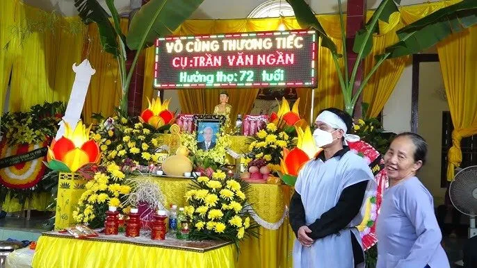 Những điều kiêng kỵ khi sử dụng tấm liễn đám tang Những điều kiêng kỵ khi sử dụng tấm liễn đám tang