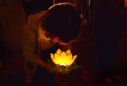 Giải mã cung người chết theo thơ