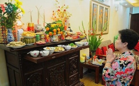 Cúng giỗ đầu có phải ra mộ không