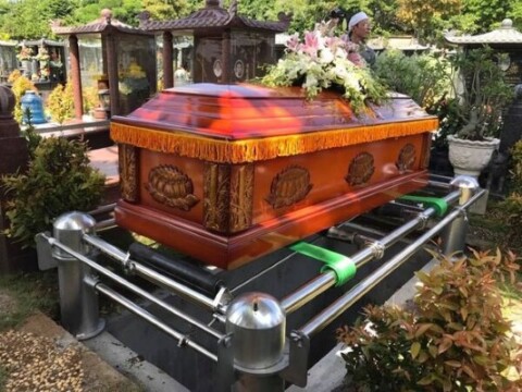 Hạ huyệt là gì?