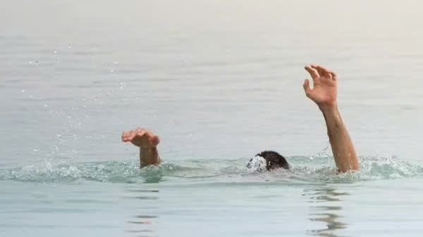 Tại sao chết đuối không được mang vào nhà?