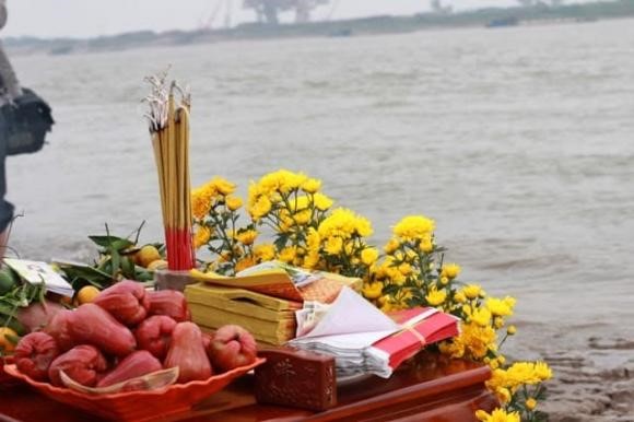 Theo quan niệm dân gian, thi thể của người chết đuối sẽ mang theo "vía dữ" của "ma nước".