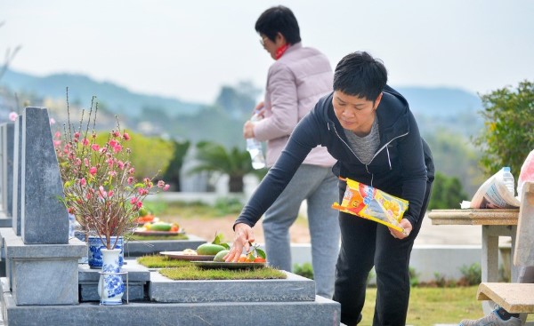 Những lợi ích của việc thăm mộ định kỳ