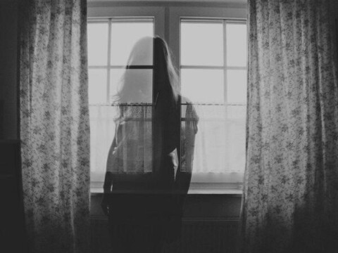 Nên làm gì khi trong nhà có ma?